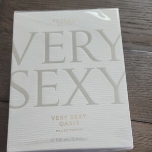 Victoria's Secret Very Sexy Oasis Eau de Parfum - White and Gold